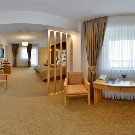 Hotel Condor Тулча Екстериор снимка