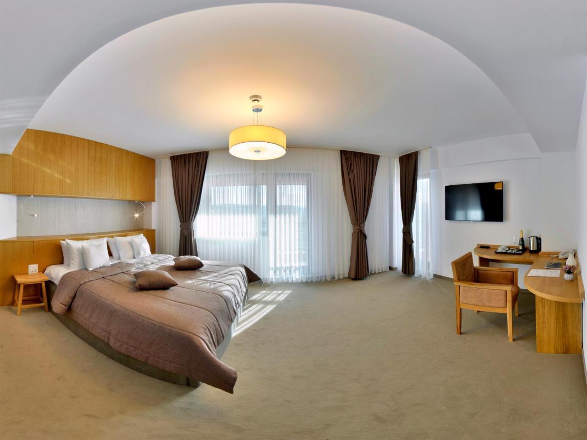 Hotel Condor Тулча Екстериор снимка